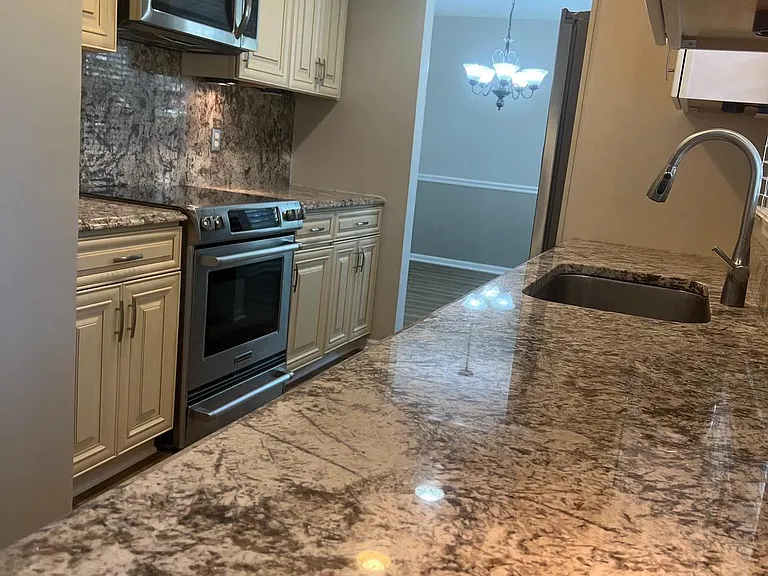 6531 Palisades Dr — Photo 4