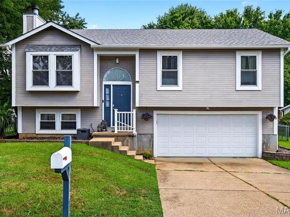 3653 N Meadow Mill Dr, Arnold, MO 63010