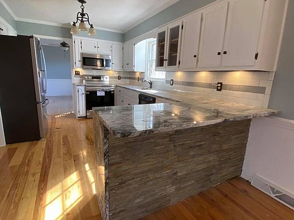 2nd image of 3008 Lynrock Ct