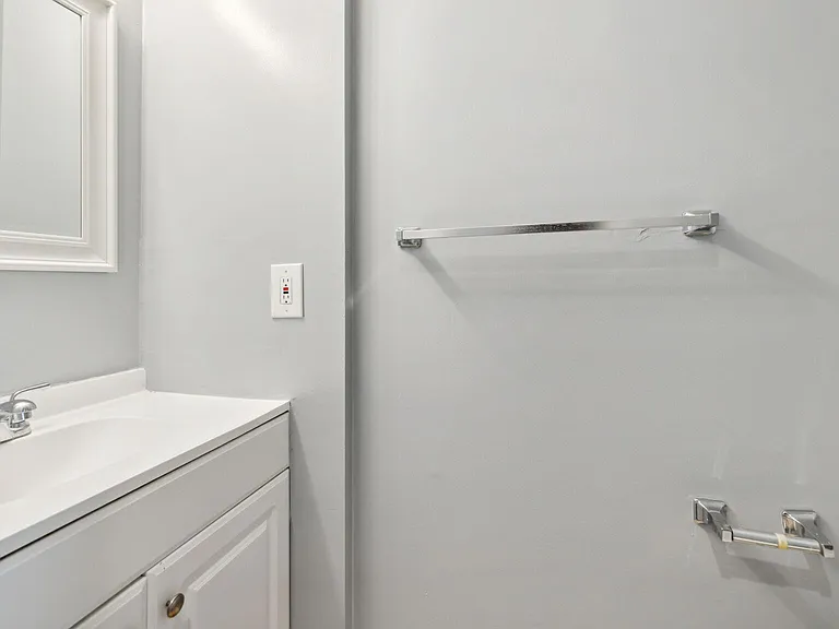 9406 Collette Way — Photo 13