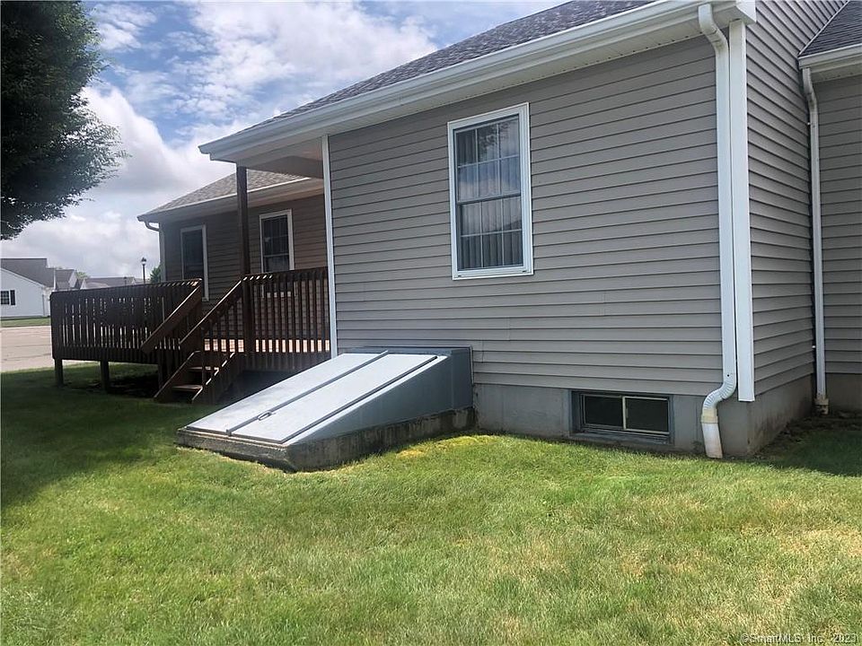 Quail Hollow Apartments - Vernon Rockville, CT | Zillow