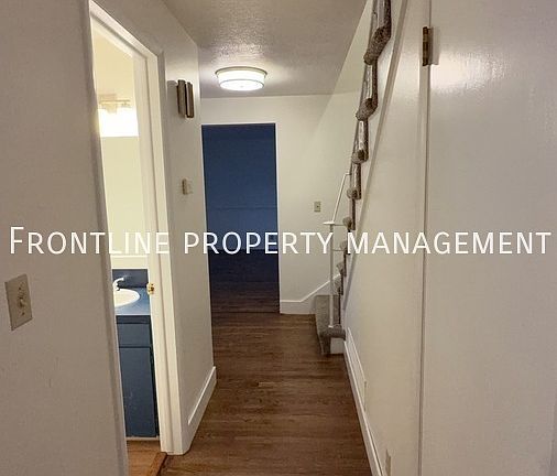 4th image of 4910 N Cresthaven Dr