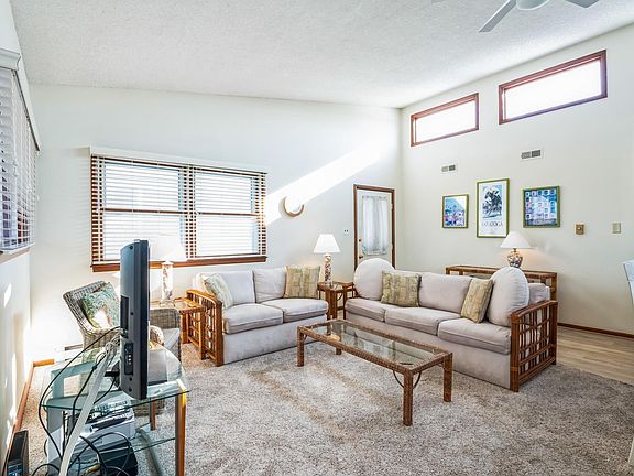 4th image of 4135 West Ave #4135