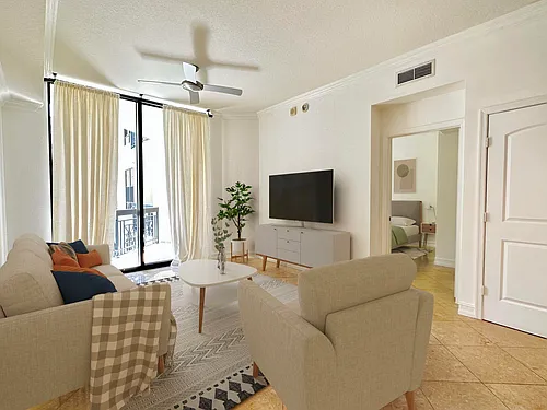 701 S Olive Ave #1008 Photo 1