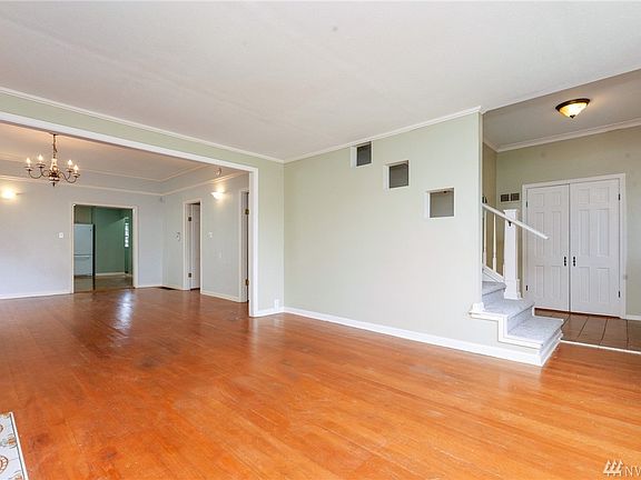 3rd image of 3586 Fawcett Ave