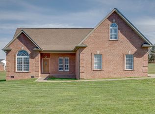109 Needham Ln, Burns, TN 37029