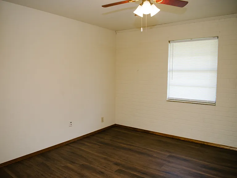 505 S Knoblock St — Photo 5