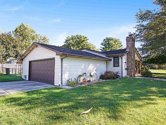 3rd image of 23125 Acacia Pl