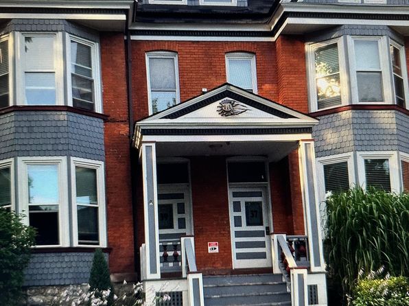 37 Cottage St #1
