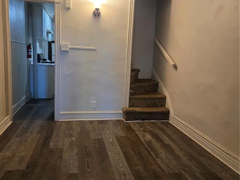 432 N Law St — Photo 3