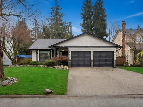 15496 93rd Ave, Surrey, BC V3R 9B6