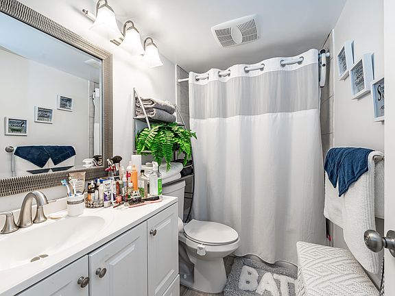 4th image of 8911 S Hollybrook Boulevard #306