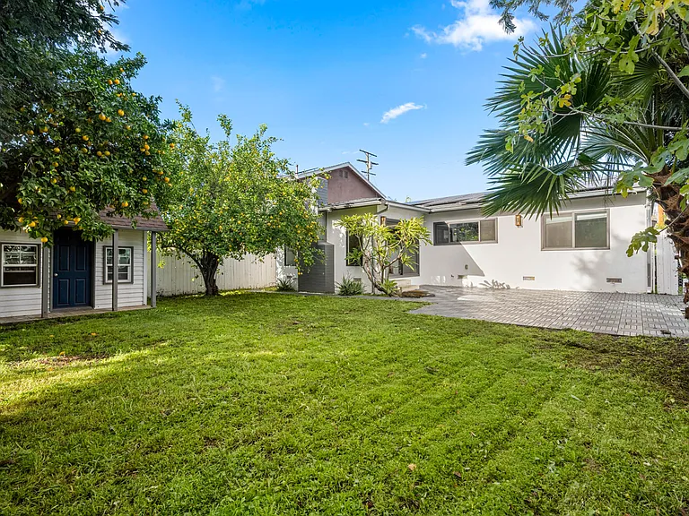 14034 Valerio St — Photo 45