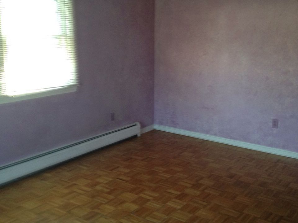 2nd image of 371 Tolland St