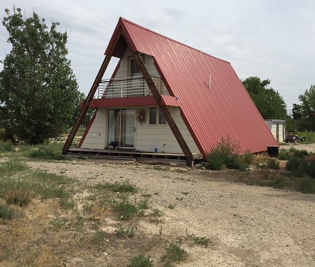 2nd image of 1017 W River Rd