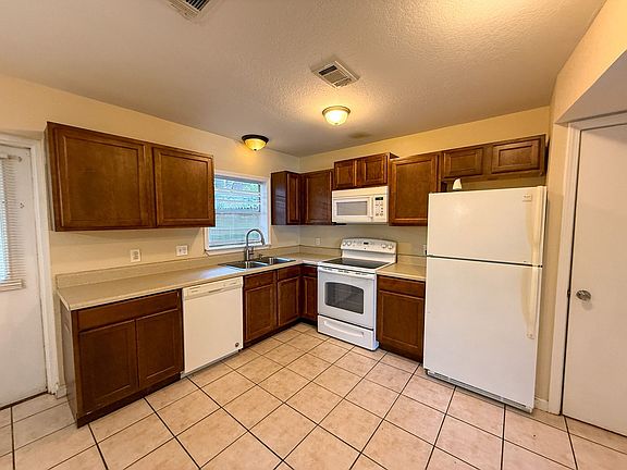 5th image of 5820 Sanders Ave #O
