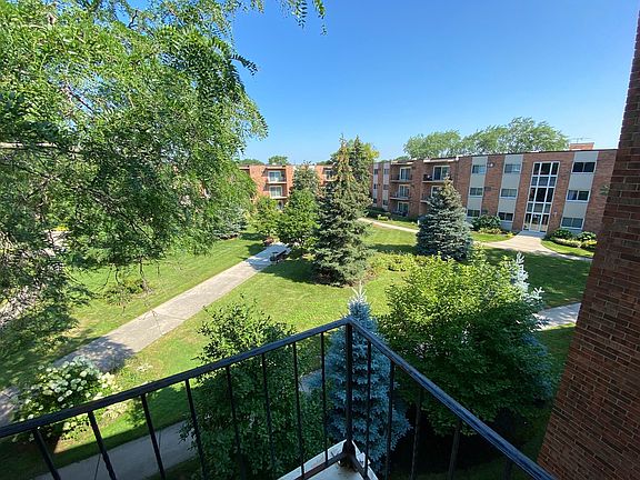 5th image of 9724 S Karlov Ave #4-302