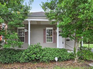 901 Patterson Dr, New Orleans, LA 70114