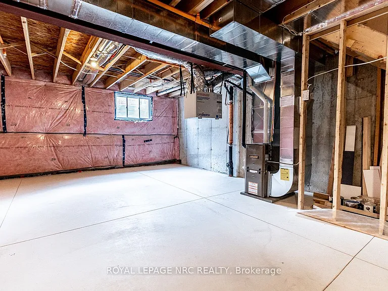 121A Moffatt St #21 — Photo 27