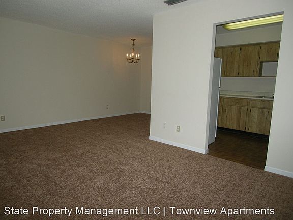 3rd image of 38124 Townview Ave APT 202