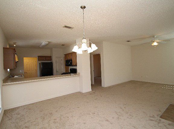 4th image of 33244 Stables Dr #B