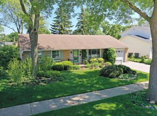 612 W Berkley Dr, Arlington Heights, IL 60004