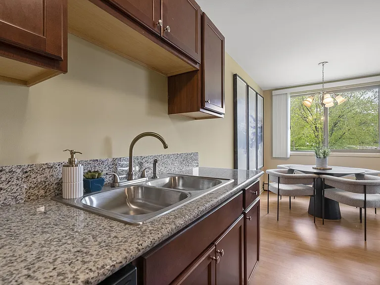 West End Apartments — Photo 14