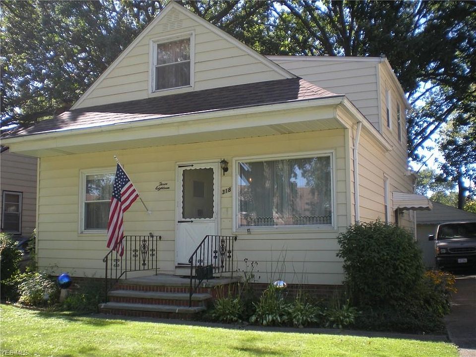 1st image of 318 E 286th St