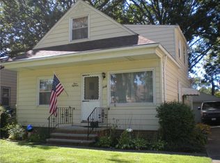 318 E 286th St, Willowick, OH 44095