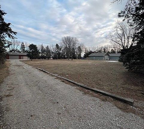 4th image of 7134 E Military Ave