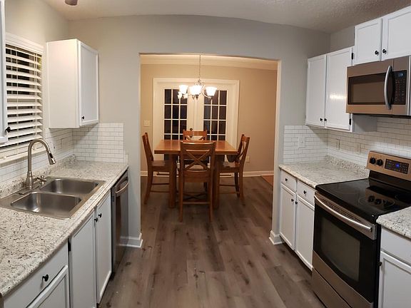3rd image of 2256 Mancke Dr