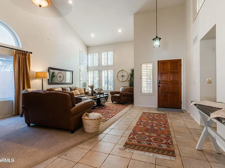 2322 E Millbrae Ct — Photo 10
