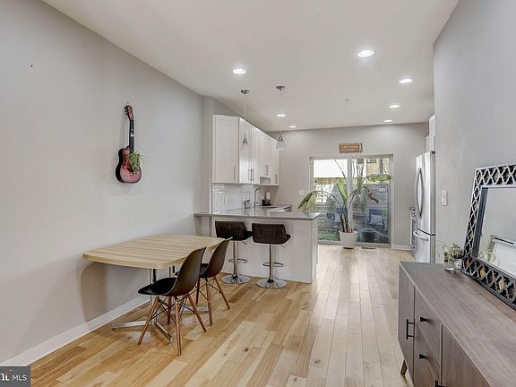 5th image of 1827 Latona St