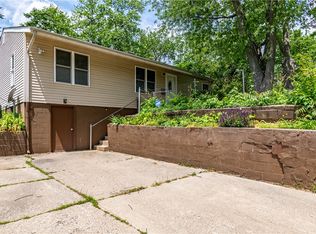 1332 N Oak Dr, Decatur, IL 62526