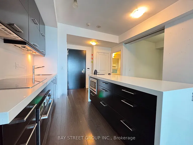 1080 Bay St #4006 — Photo 8