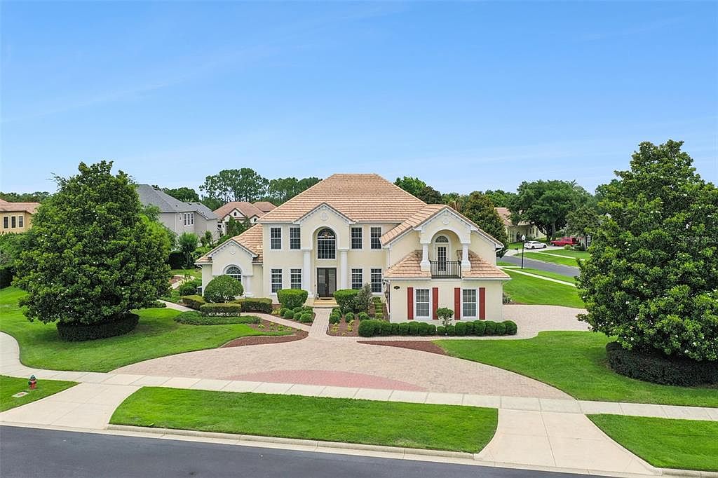 1692 Orangethorpe Ln