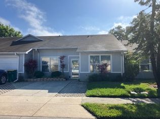 1702 Tropical Ct, Tavares, FL 32778