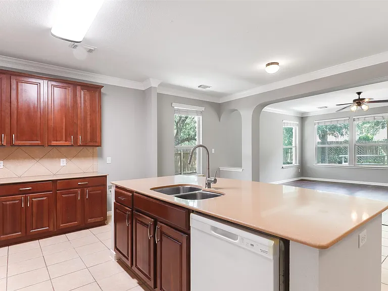 600 S Frontier Ln — Photo 8