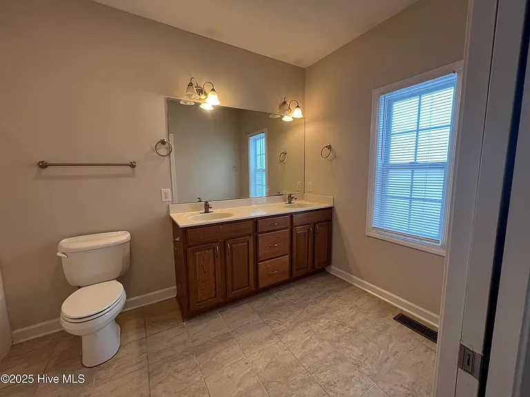 754 Riverbirch Dr — Photo 17