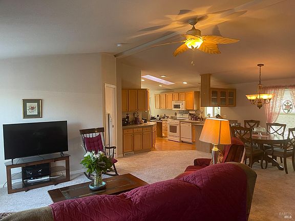 2nd image of 79 Cardinal Way