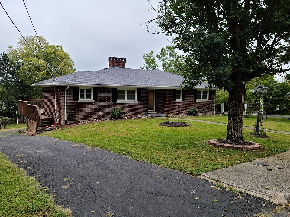 1st image of 104 Crescent Hill Dr