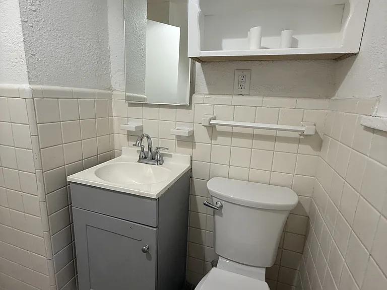 710 F St NW — Photo 18