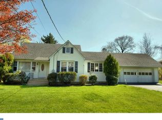 6 Crest Ave, Pennington, NJ 08534