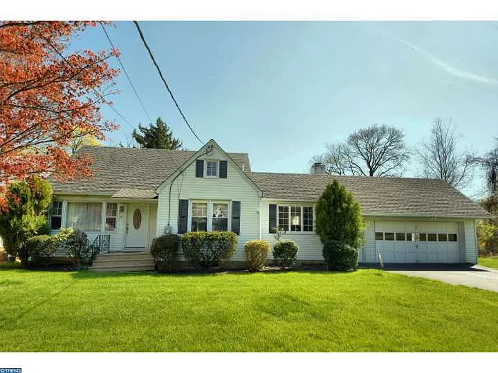 6 Crest Ave photo 1