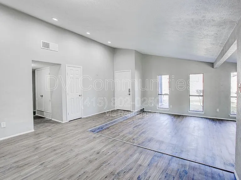 5806 Evening Shadows Ln — Photo 3