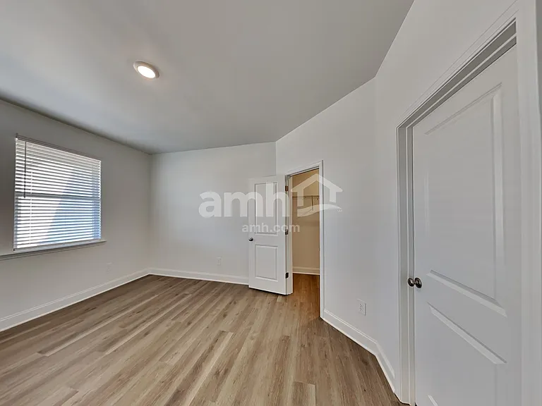 513 Plano Pass — Photo 11