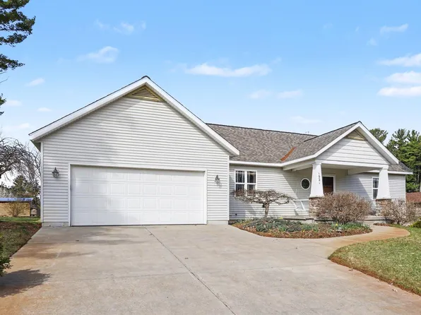 1921 Pineridge Dr, Hastings, MI 49058