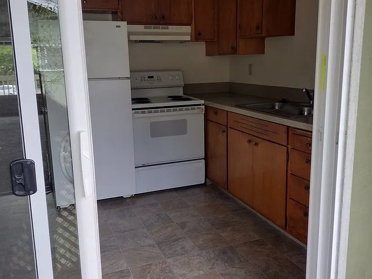 Greentree Apartments — Photo 12