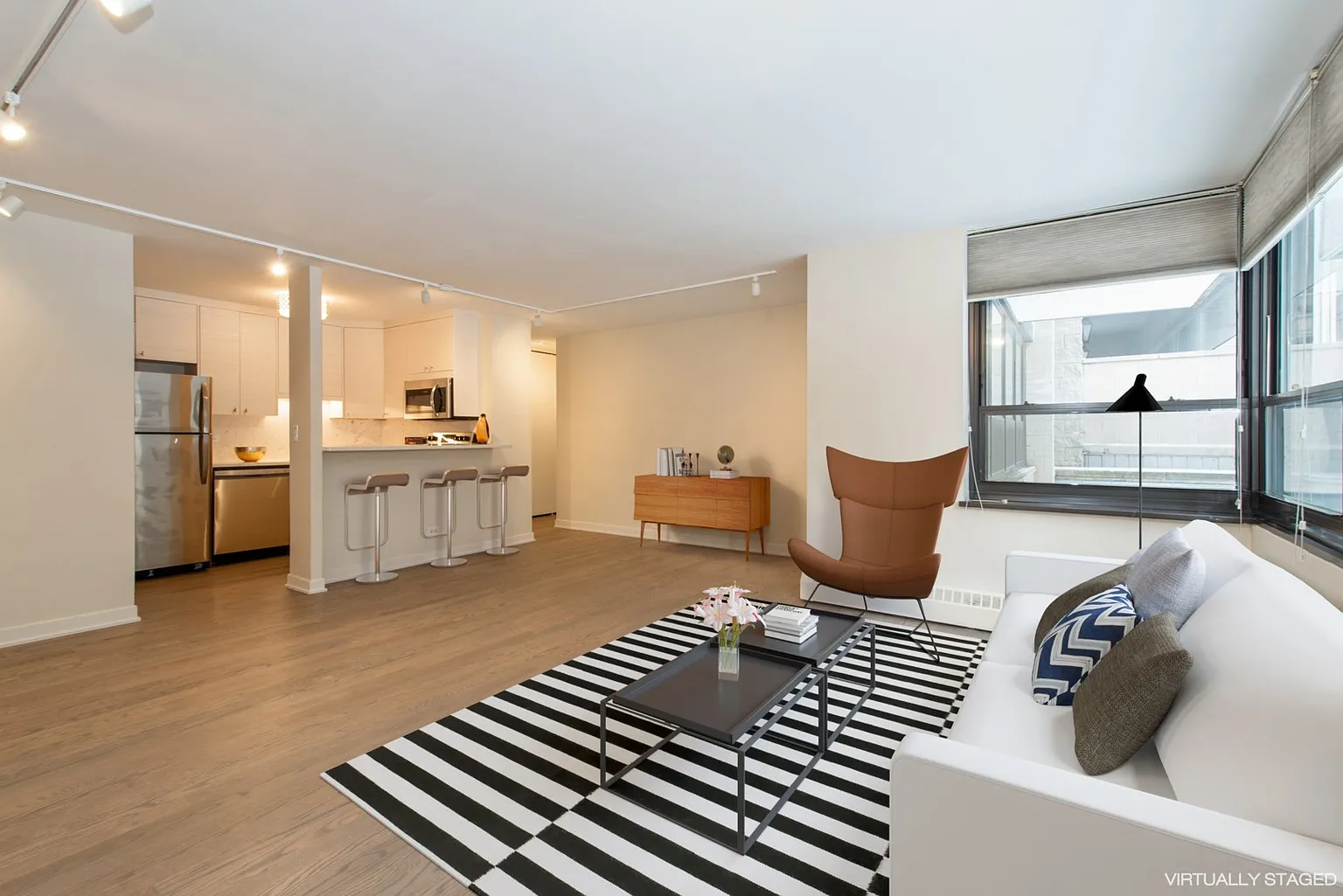 33 E Cedar St APT 3A photo 1