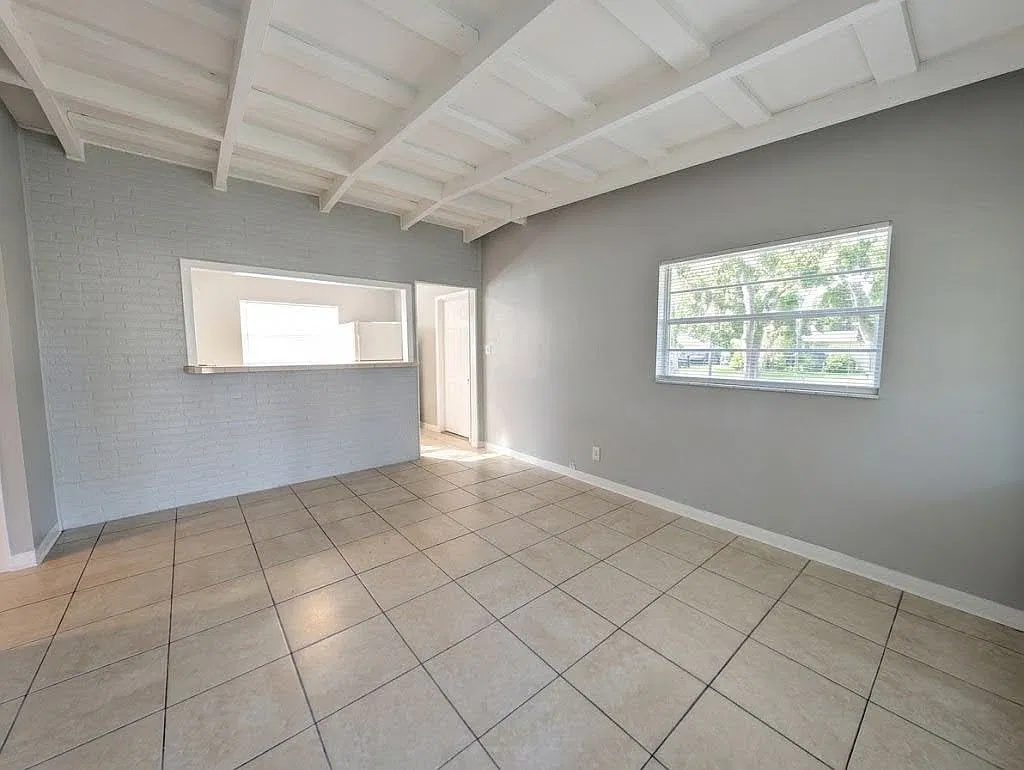 3 bed, 1050 sqft, $1,750 — Photo 3